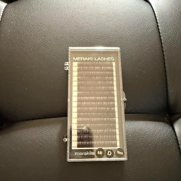 Meraki lashes D 0.03 10MM - Picture 3 of 3